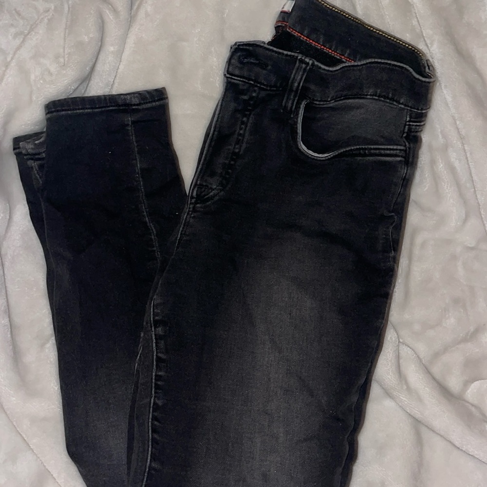 Super cute and comfy Black Tommy Hilifigure Legging Jeans
